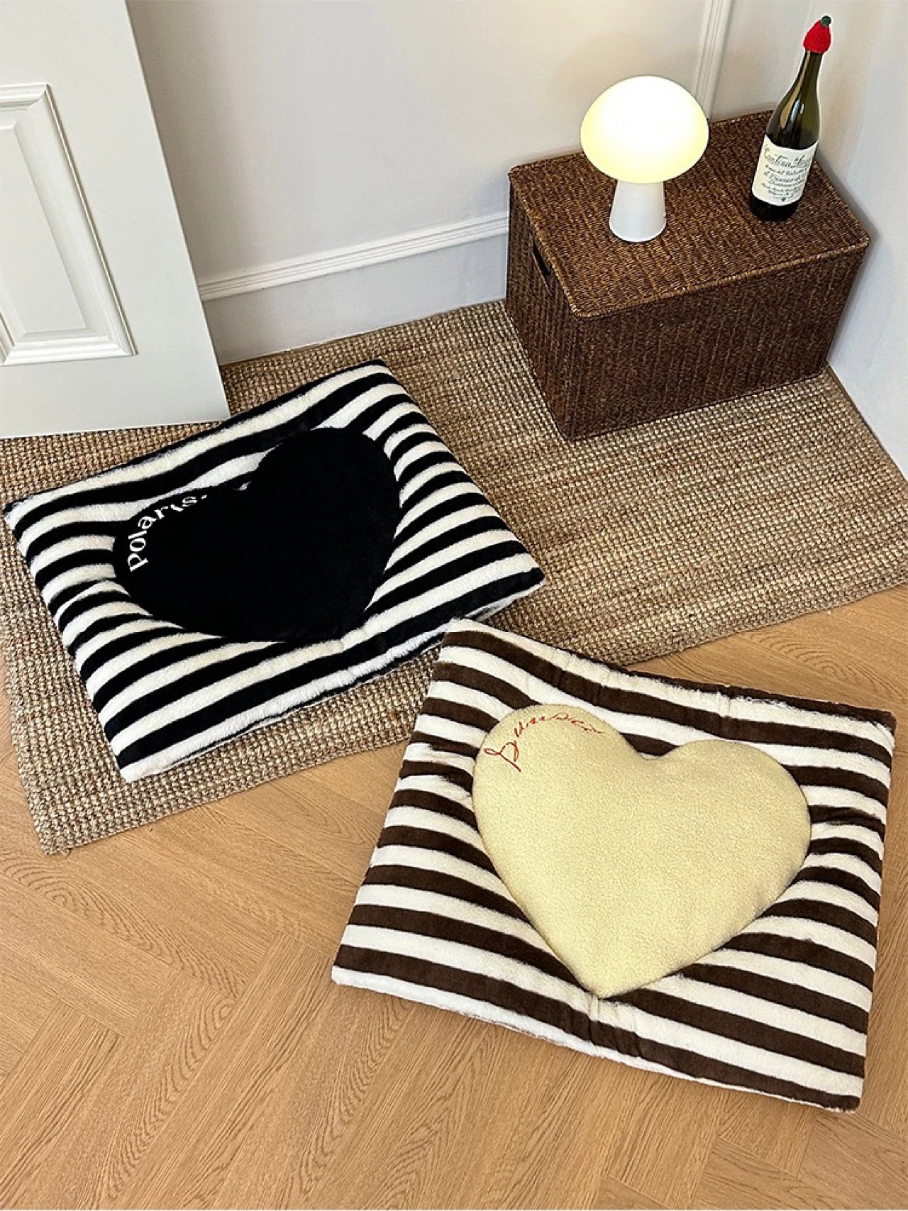 Retro deals Relax Cat/Dog Bed