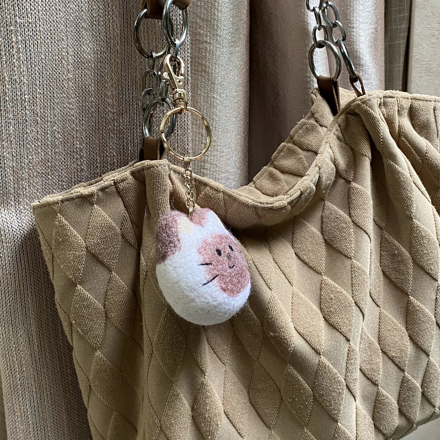 Handcrafted Wool Felt Keychain - Siamese Cat