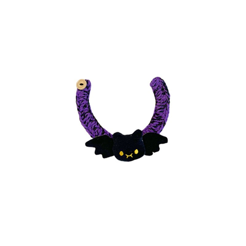 cozy knitted Cat collar comes with adorable bat decorations, making it perfect for festive photos.