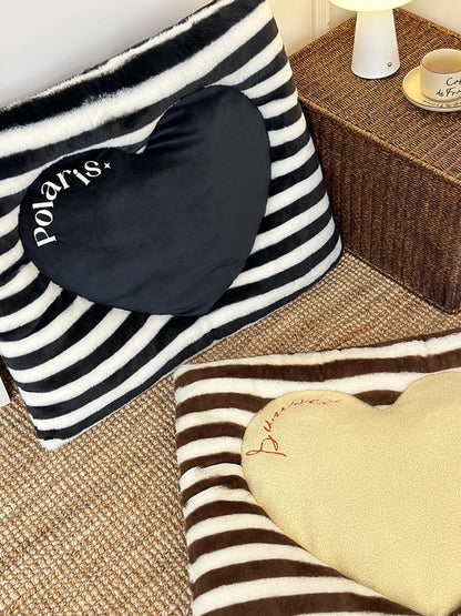 Retro Striped Heart Pet Bed