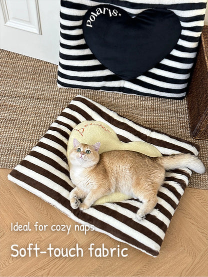 Retro Striped Heart Pet Bed