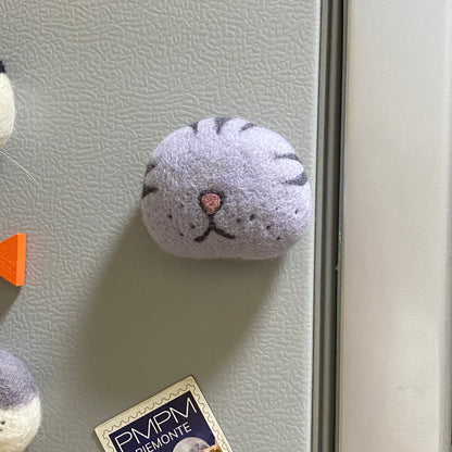 Cat whisker collector magnet made from wool felt,color Pattern is America short hair Cat,perfect for preserving your cat’s fallen whiskers as a keepsake on your fridge.